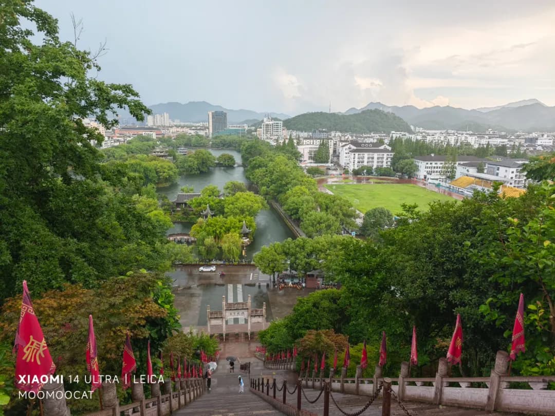 又去爬了一波城墙