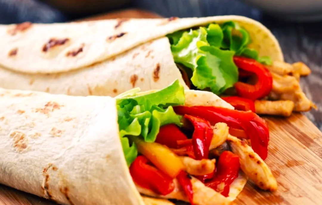 TACO是一种源自墨西哥的食物,脆皮卷饼